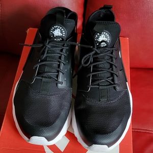 Men Nike Huarache run ultra Tennis shoes